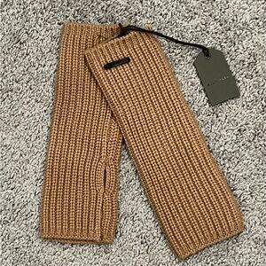 ALL SAINTS Arm Warmers In Camel